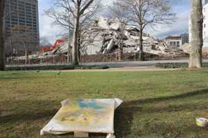 Kirsten K&ouml;tter: Site-specific painting, Uni-Turm gesprengt, AfE-Turm Robert-Mayer-Str., Frankfurt a.M., 14.02.2014, ca. 11.00 - 13.30, 50.116° N / 8.651° O, &Ouml;l, Nessel, 70 x 90 cm