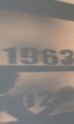 Kirsten K&ouml;tter: Wohnmaschine, 2002, Installation (Projektionsbox 200 &times; 200 &times; 200 cm, f&uuml;r vier Projektionen)