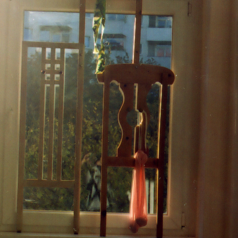 Kirsten K&ouml;tter: 'Als Louise Bourgeois ihren Turnbeutel verga&szlig;' an Drei W&auml;chter, 2011